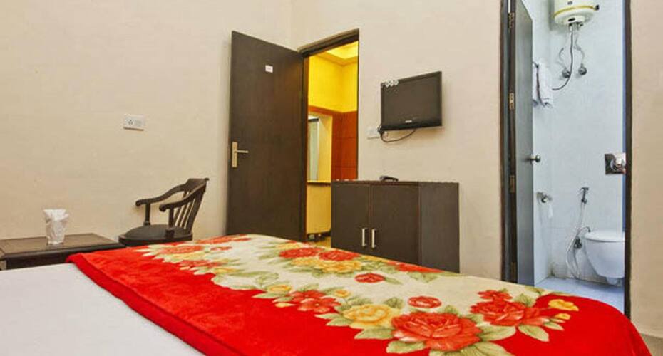 TG Stays Karol Bagh, New Delhi 1